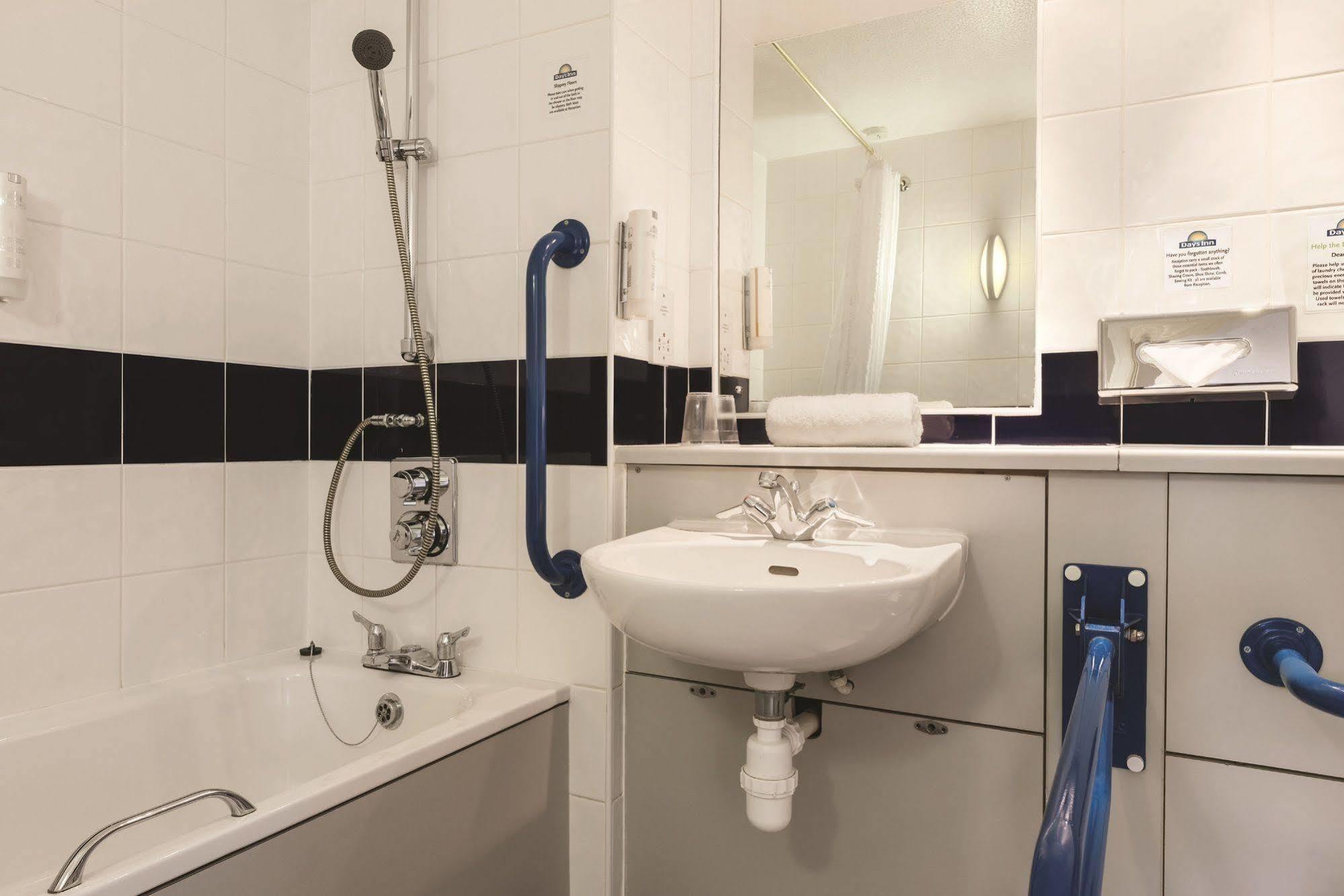 Days Inn Michaelwood M5 Falfield Eksteriør billede