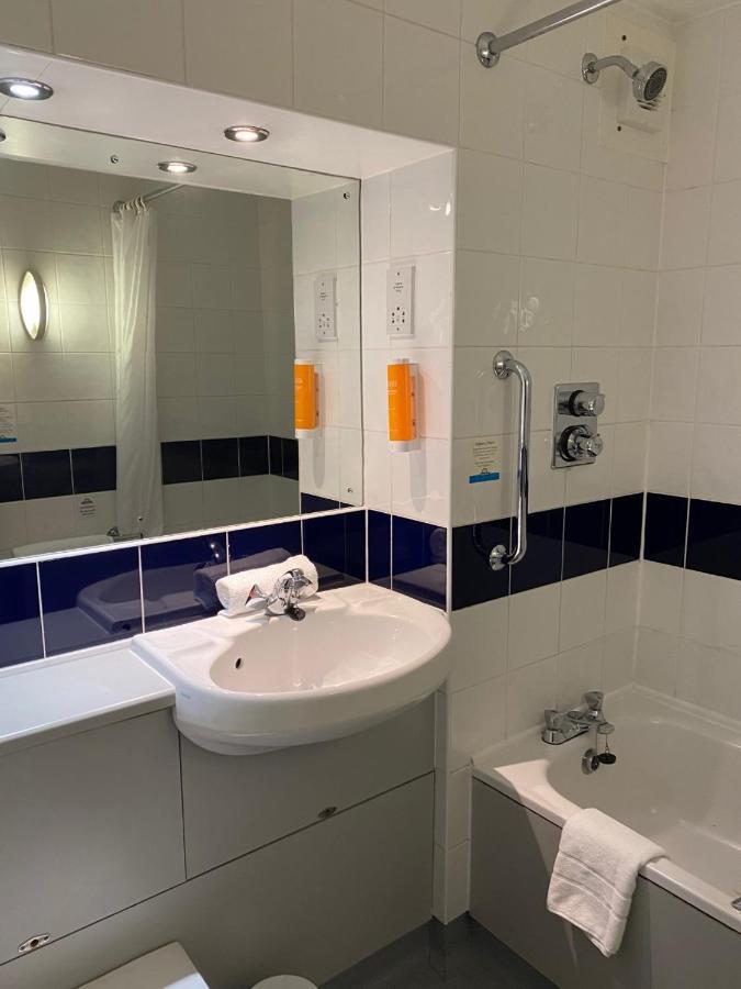 Days Inn Michaelwood M5 Falfield Eksteriør billede